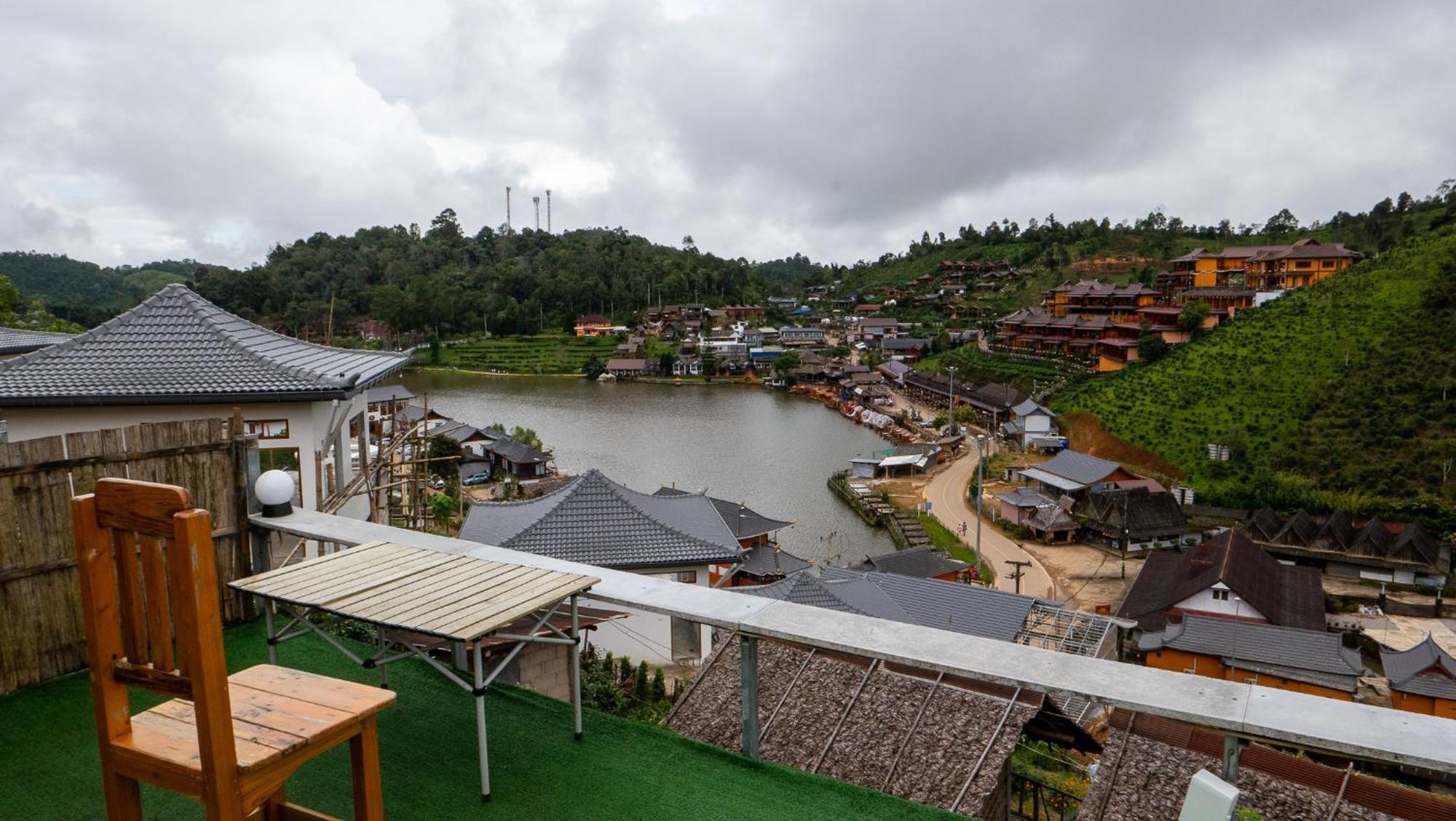 รักไทยโฮมสเตย์ Ban Rak Thai Exterior photo